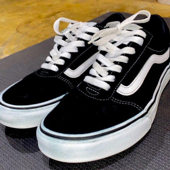 Men’s Van’s Old Skool Classic Skate Shoes - Picture 1 of 8